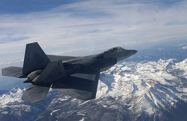 USAF: Κάτι τρέχει με τα μαχητικά F-22 Raptor… χαμηλές διαθεσιμότητες